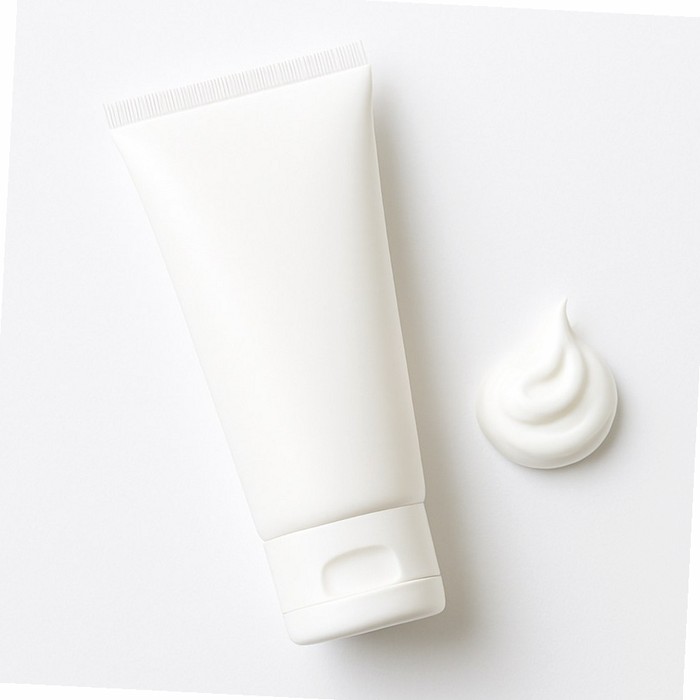 Crema trattante colorata per pelle acneica aknicare cream teintee clair tubetto 50 ml main product photo